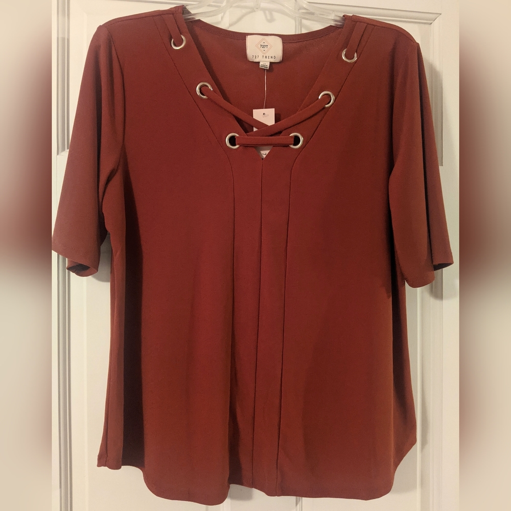 727 Trend Rust Color Top. New with Tags. Size XL.